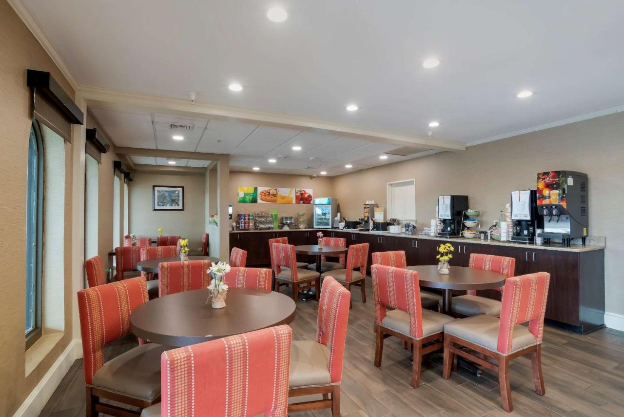 Quality Inn & Suites Oceanblock Ocean City Esterno foto